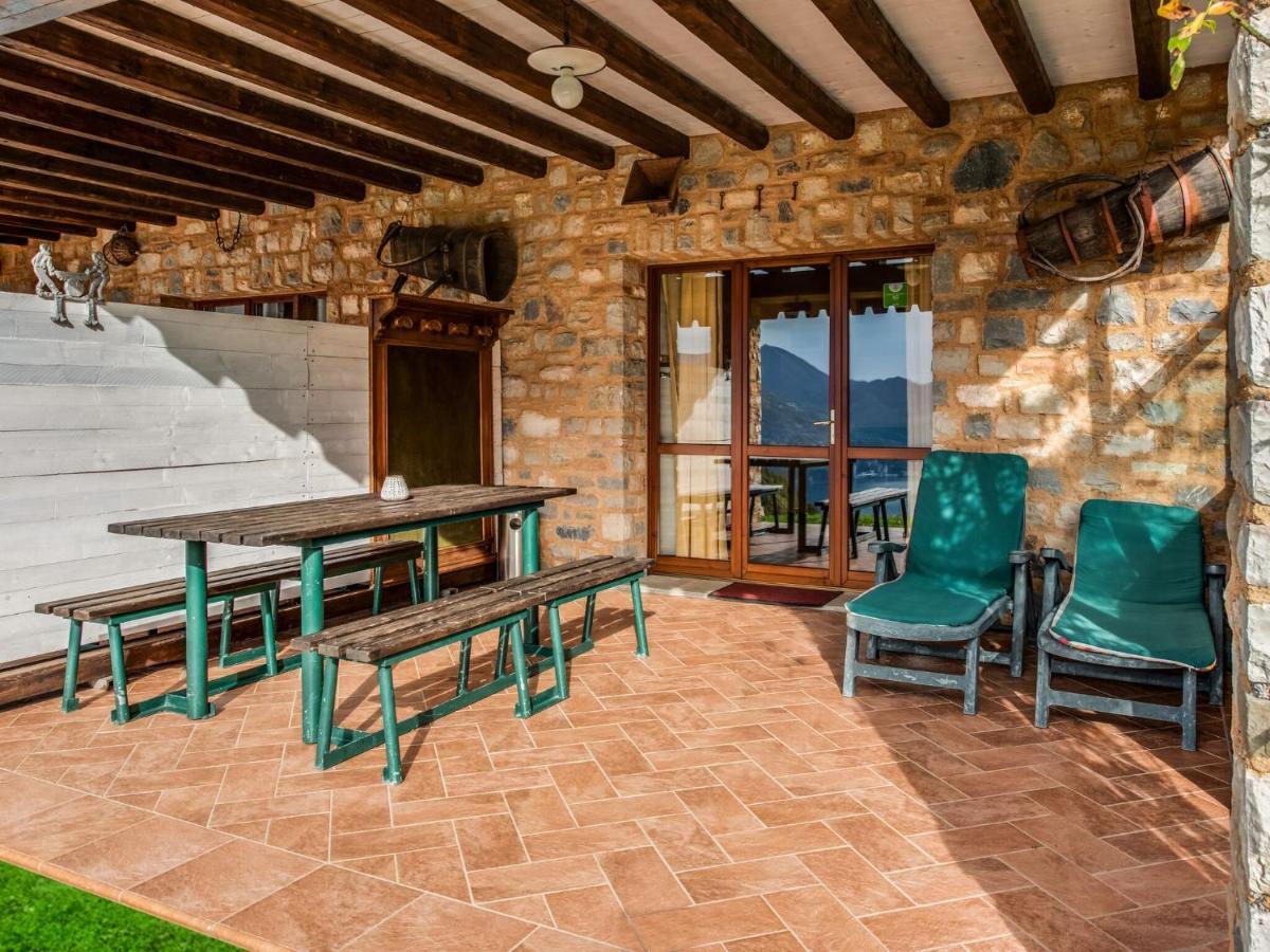 In A Green And Relaxing Atmosphere With Pool And Stunning Lake View Villa Marone Eksteriør bilde