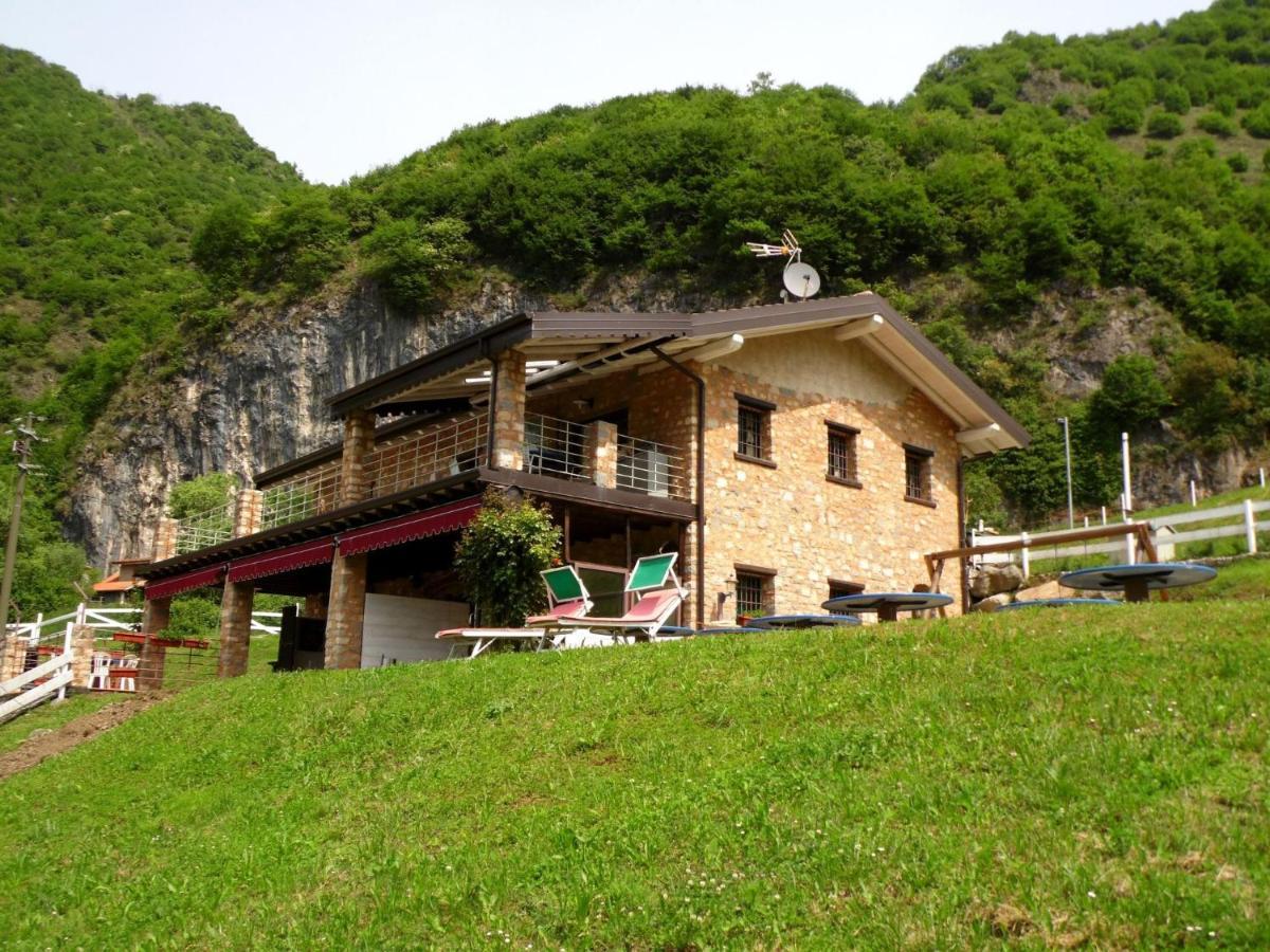 In A Green And Relaxing Atmosphere With Pool And Stunning Lake View Villa Marone Eksteriør bilde